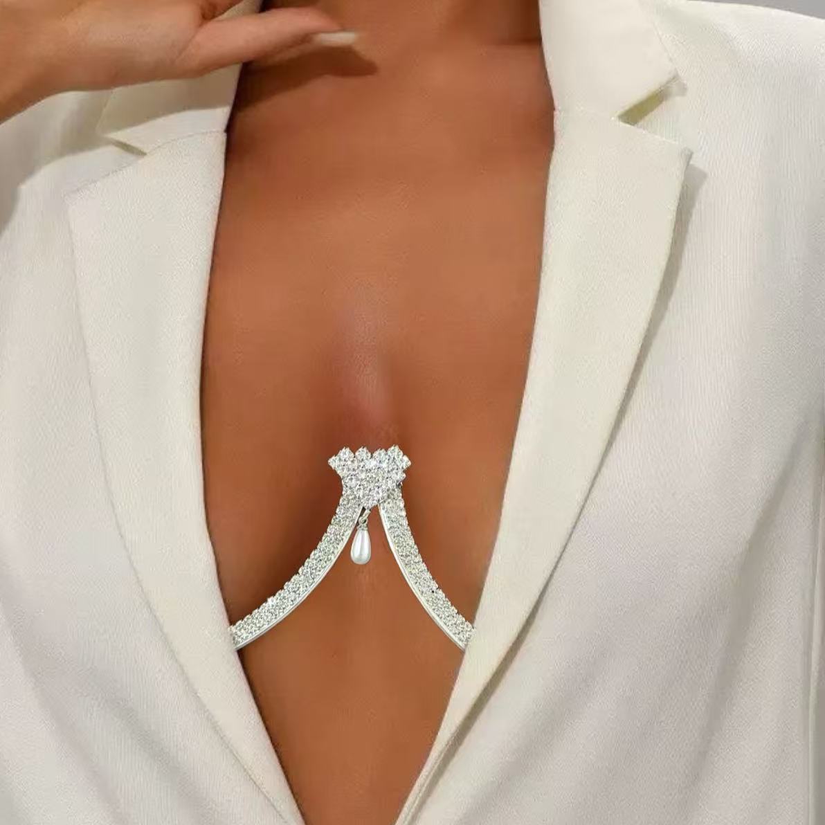 Body Jewelry Necklace - Kadın Göğüs Destekli İnci Kolye Kalp